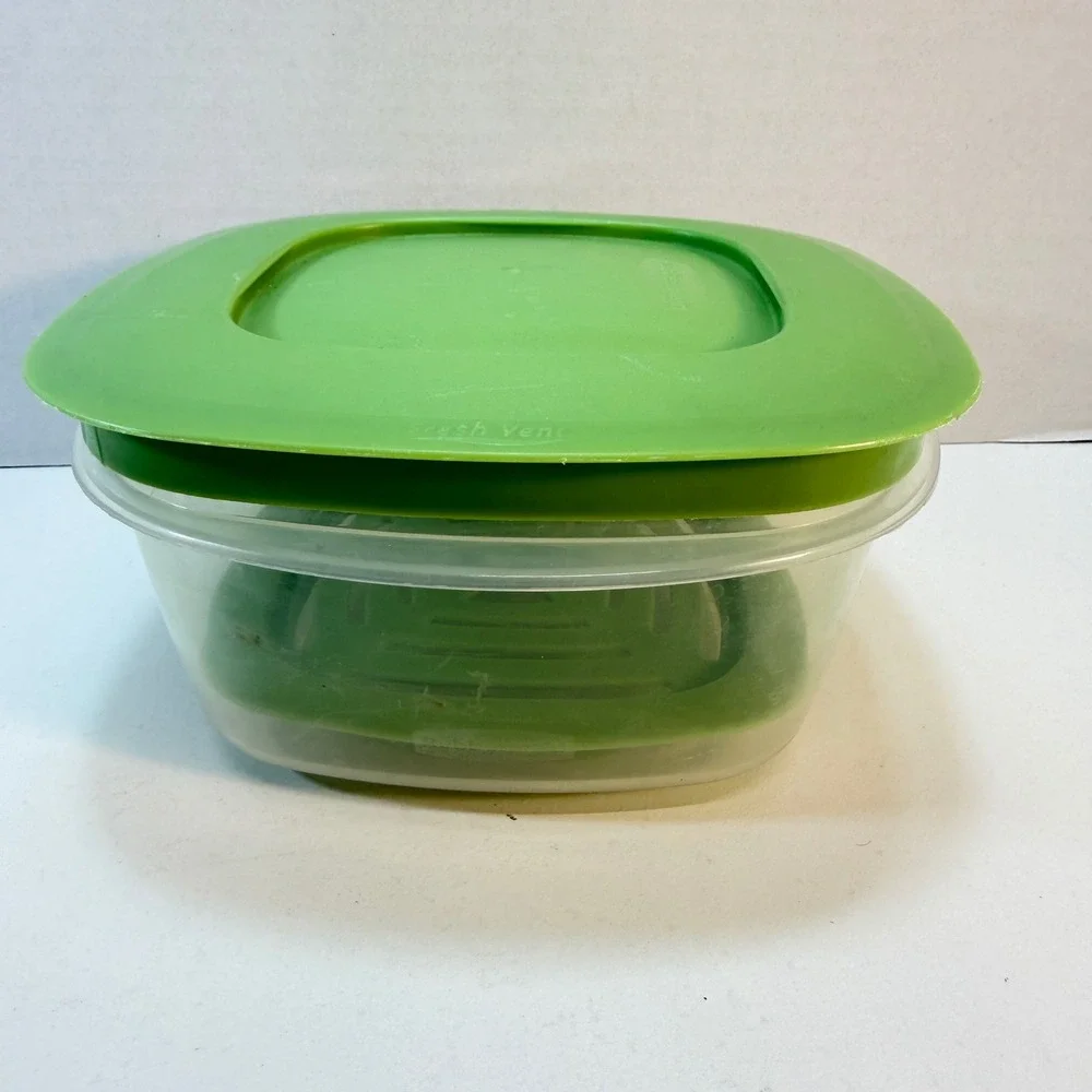 Rubbermaid Produce Saver Container Medium Green Fresh Vent Lid Tray 5 Cups 7J62